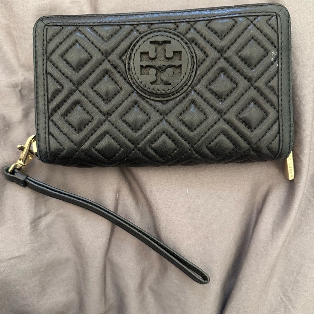 Tory Burch Black Quilted Wristlet